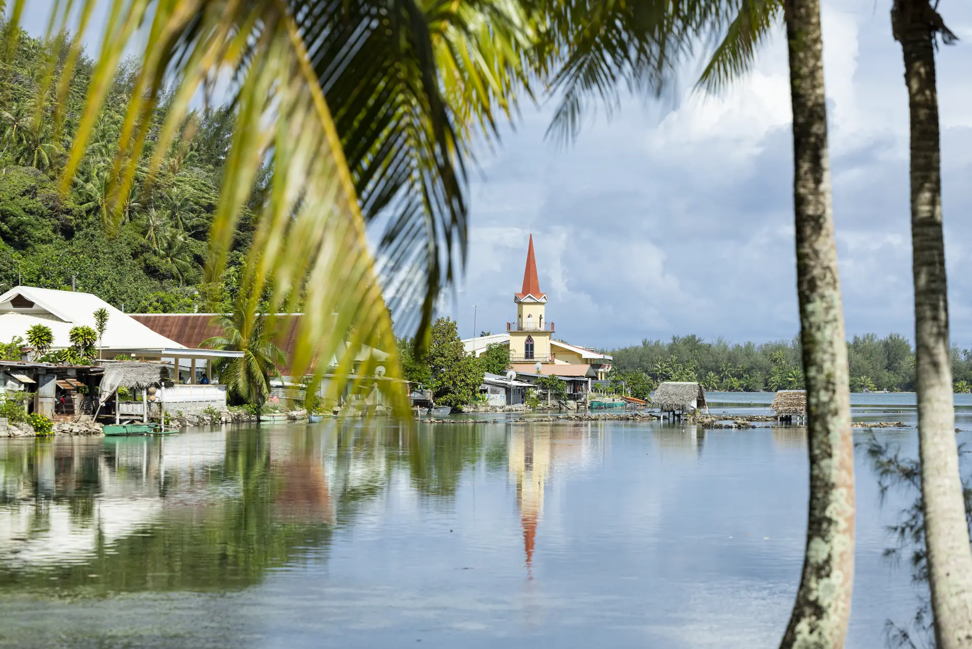 Paysage luxuriant de Huahine